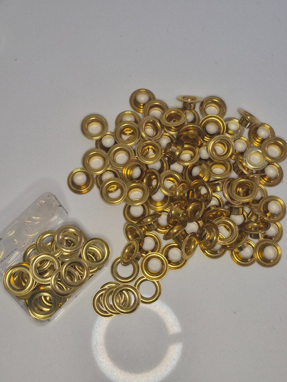 84 Pc 1” Gold Tone Metal Grommets Eyelets Washers Curtain Drapery Craft